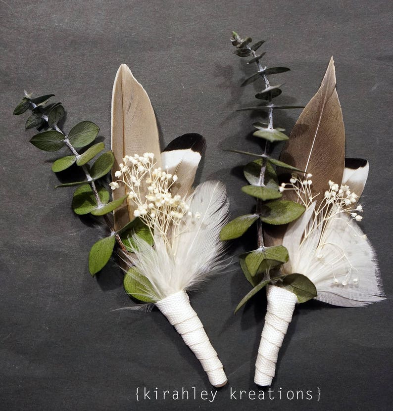 Eucalyptus Wedding Boutonniere Gray Duck Feather Lapel Pin Rustic Green Boutonniere Groom Groomsmen Fall Keepsake Ivory Babys Breath imagem 7