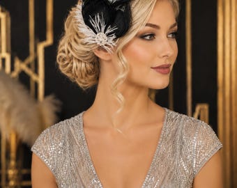 Haarspange mit Pfauenmotiv in Schwarz und Weiß | Fascinator im Stil des Großen Gatsby | Gothic-Hochzeit | Art-déco-Haarschmuck | Straußenfeder-Corsage und Ansteckblume für den Abschlussball