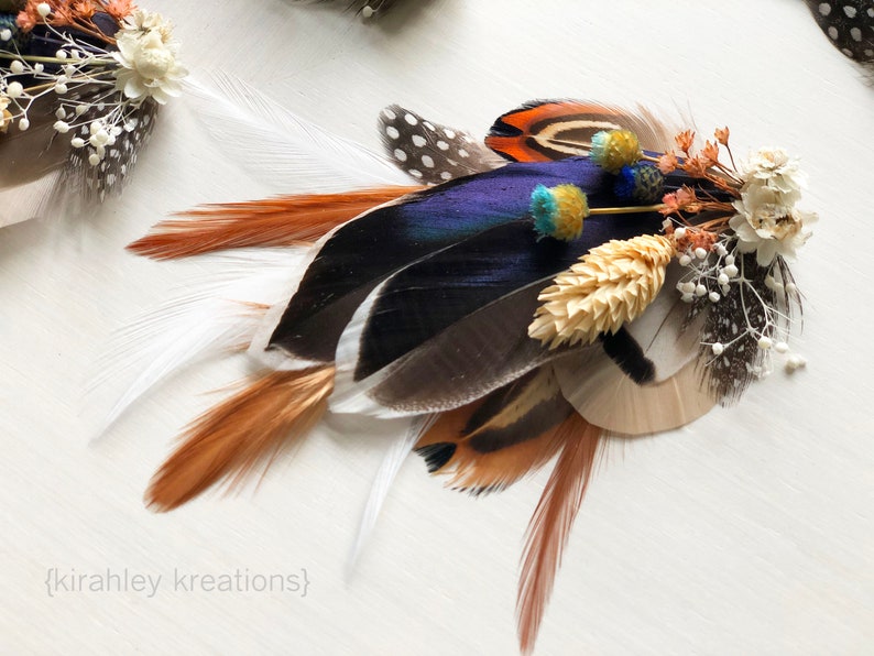 Boutonnière de mariage en plumes de colvert Corsage de poignet en plumes de canard Boutonnière faisan marié Fleurs séchées bleues Pince nuptiale d'automne rustique image 4