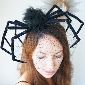 BLACK WIDOW SPIDER Halloween-kostuum, griezelige, kruipende zendspoel, zwarte vogelkooisluier, enge feestfascinator, gotische hoofdband, donkere bruiloft