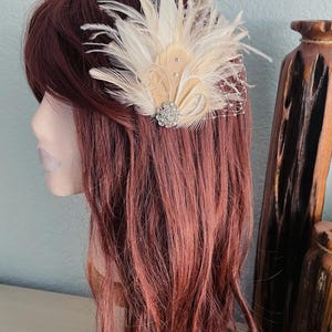 Pinza para el pelo con plumas de pavo real color marfil / Tocado de novia estilo Gran Gatsby / Postizo de novia blanco / Ramillete de muñeca color champán para graduación / Peineta de boda estilo bohemio imagen 15