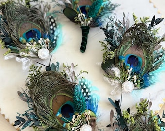 Horquilla de pavo real / Flores secas verde azulado, hoja de eucalipto verde / Ramillete de muñeca para boda / Pluma azul esmeralda lima / Peineta de novia, Boutonniere