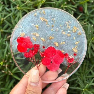 Pressed Flower Resin Coaster: Handmade Pink, White & Gold Home Decor