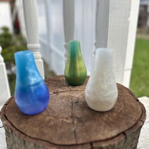 Small Resin Bud Vase for Flowers or Decorative Accent – Handmade Minimalist Home Decor & Gift
