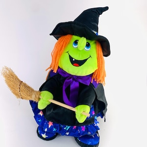 Animated Halloween Witch – 2001 Trick or Treat Singing & Dancing Plush &quot;Witches Just Wanna Have Fun&quot; – Vintage Halloween Décor