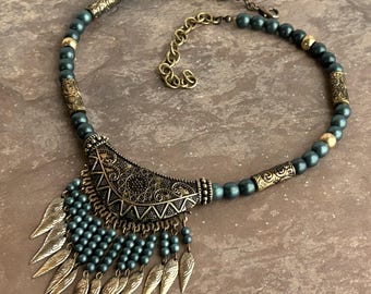 Forest Green and Brass Ethnic Style Glass Pendant Necklace