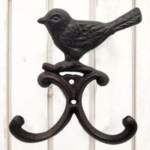 Rustic Bird Wall Hook – Cast Iron Double Hook for Coats, Keys, Towels – Vintage Farmhouse Decor, Bird Hanger for Entryway, Bathroom, Garden