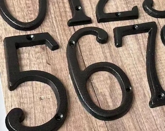 Placa de parede rústica com números de casa em ferro fundido sólido, 5,5" com letras do alfabeto em metal, decorativas vintage, para pendurar endereço e nome