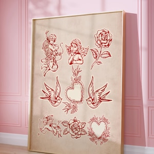 Può includere: Stampa incorniciata con illustrazioni rosse su sfondo beige. L'opera d'arte include immagini di cherubini, rose, rondini e cornici a forma di cuore. Il tema generale è romantico e vintage.