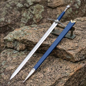 Replica della spada Glamdring blu: spada di Gandalf del Signore degli Anelli in acciaio di Damasco con fodero, ideale per decorazioni fantasy medievali.