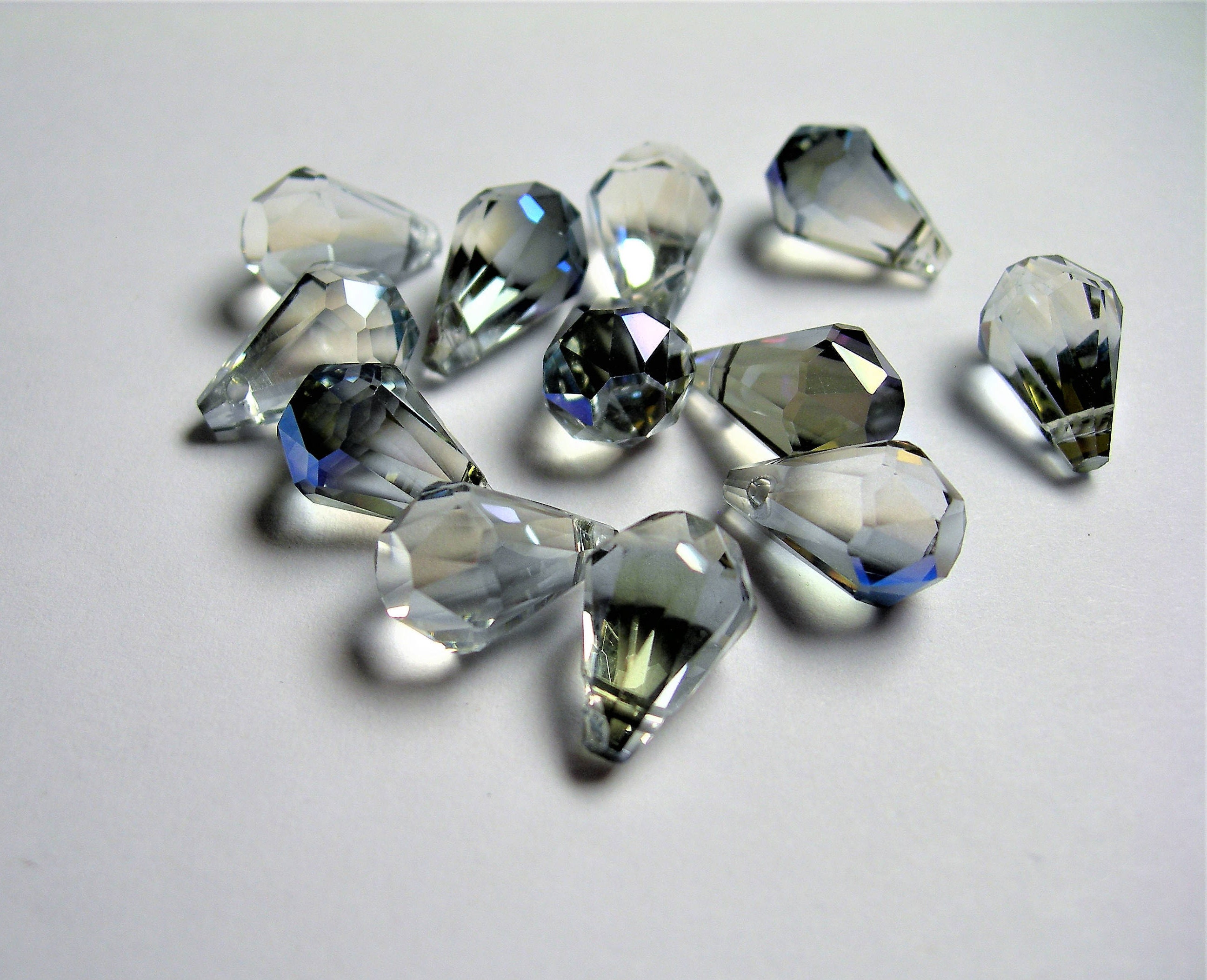 Crystal briolette - 12 pcs - 9mmx14mm - top sideways drill - Faceted ...