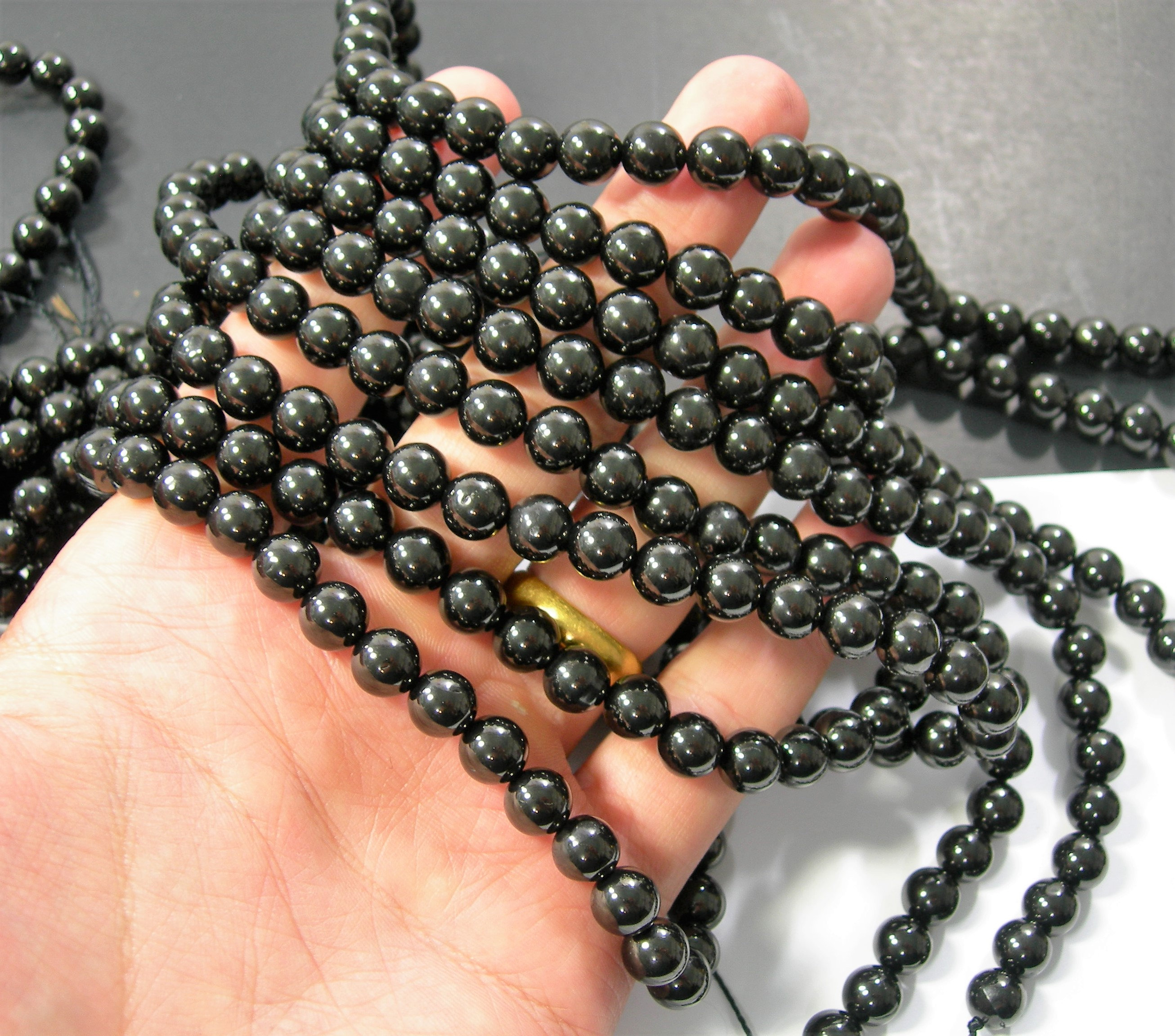 Jet Gemstone - 8 mm - 48 beads - full strand  - Jet - RFG1350