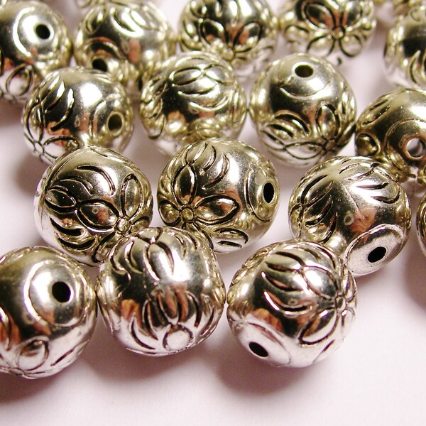Round  Silver color metal  beads hypoallergenic- 30 pcs - engraved flower beads 12mm