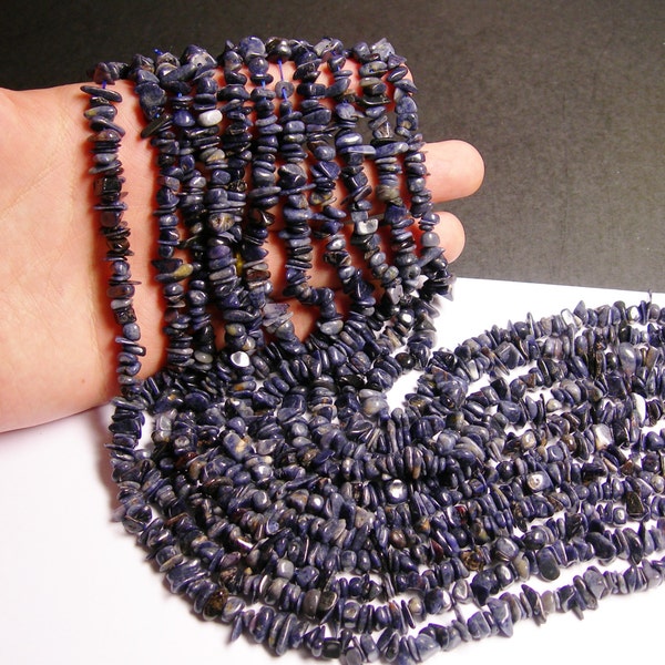 Sapphire gemstone - bead - full strand - pebble - chip stone - Blue Sapphire - NRG12