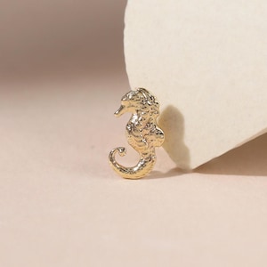 14K Solid Gold Seahorse Helix Piercing/Ocean Animal Threadless Pin/Gold Conch Upper-lobe Stud/Labert Tragus Piercing/Gift for Ocean Lover