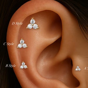 Piercing de oro macizo de 14 quilates con triple diamante, con forma de flor, para trago, parte trasera plana, circonita transparente, para cartílago, nariz, labio, hélix, caracola, sin rosca