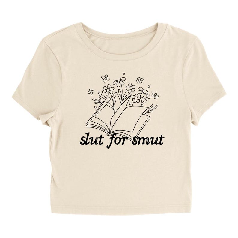 Camiseta de chica literaria obscena, top corto de "zorra lectora", camisetas de romance oscuro, regalos picantes de Booktok, camisetas románticas de biblioteca literaria imagen 6