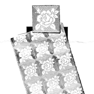 Può includere: Schema di uncinetto in bianco e nero con il testo "Design 704" in alto. Lo schema presenta un motivo ripetitivo di rose.