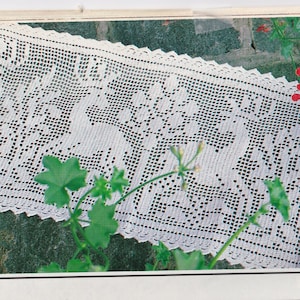 Vintage PDF Pattern for Filet Crochet Dancing Deer Runner Instant Download