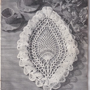 Vintage PDF Crochet Pattern for Oval Pineapple Ruffle Doily 19 Inch Instant Download