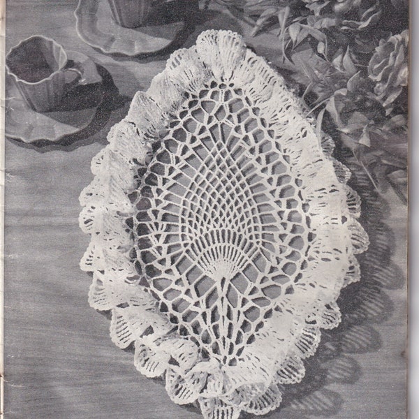 Vintage PDF Crochet Pattern for Oval Pineapple Ruffle Doily 19 Inch Instant Download