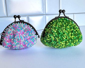 Beaded purse/coin pouch/lipstick pouch in 3,5 inch with kiss clasp