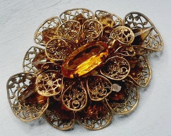 Brown Glass & Filigree Brooch... 1950s Czech... Large 3d Pin... Ornate Gilt Metal... Honey Golden Glass... Trombone clasp