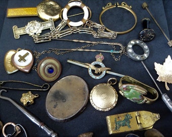 25x Antique Metal Trinkets... Found Objects... Altered Art... Assemblage Bits and Bobs... Broken Jewellery