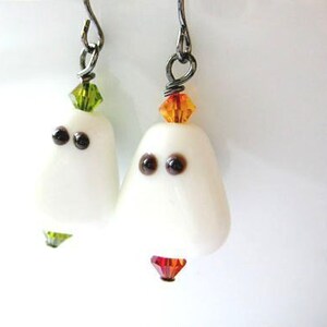Halloween Earring, Ghost Earrings, Spooky Jewelry, Holiday Jewelry, Halloween Jewelry, Cute Earrings, Dangle Earrings, White Ghost