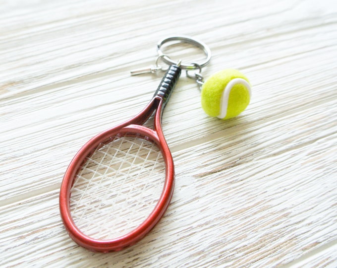 Red tennis racket keychain for tennis player gift,Personalized initial sports keychain,Custom tennis keychain gift for him,Tennis team gift