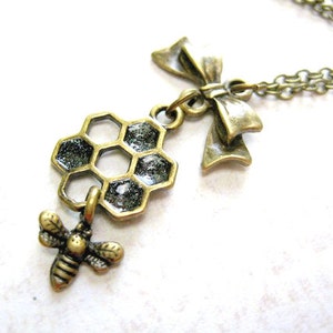 Honig Biene Halskette, Wabe Halskette,Biene Halskette, Hummel Halskette, Biene Charm Halskette, Insekt Schmuck, Biene Anhänger Schmuck