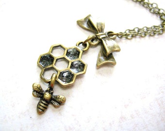 Collar de abeja, collar de panal, collar de abeja, collar de abejorro, collar con dije de abeja, joyería de insectos, joyería con colgante de abeja