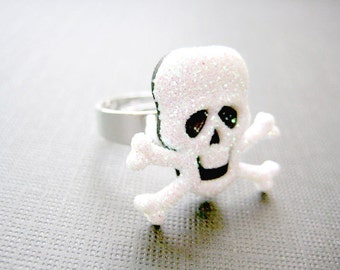 Halloween Jewelry, White Skull Ring, Skeleton Jewelry, Creepy Jewelry, Halloween Rings, Scary Rings, Halloween Gifts, Skull Ring for Women