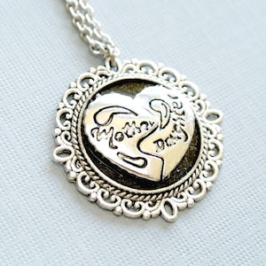 Mom and Daughter Necklace,Mother&#39;s Day Necklace, Mom and Daughter initials Necklace,Mom Initial Necklace,Mom Heart Necklace