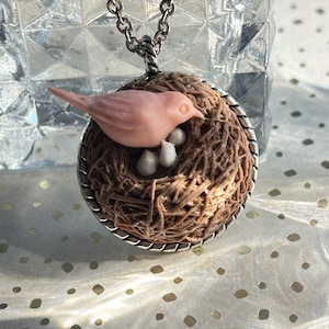 Bird Nest Pendant Necklace, Mom and baby Bird Necklace, Bird Jewelry, Mother Bird Necklace, Bires Nest Necklace, Family Bird Necklace