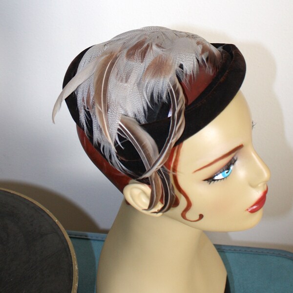 1950s Fascinator Hat . Vintage 50s Feathers Plumes Brown Velvet Pillbox Hat , Costume Hat