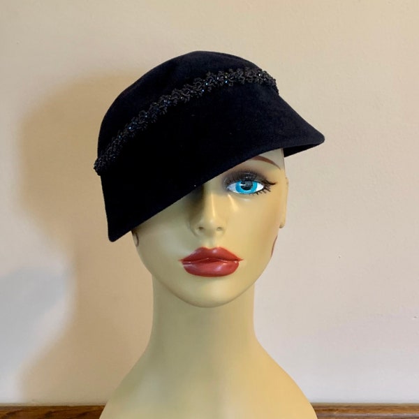 1940s JOSEPH MAGNIN Great Gatsby Cloche Hat . Vintage 40s Navy Blue Velour Felted Wool Pillbox Tilt Fascinator Designer Hat Braid & Beads