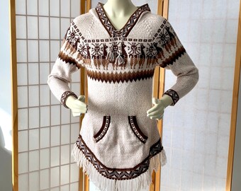 Vintage ALPACA Wool Hoodie Pullover Sweater with Fringe . Ivory/cream and Shades of Brown Alpaca & Ethnic Native Design . Size 2 to 4 Small