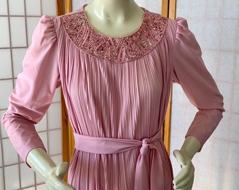 1960s Accordion Pleats Pink Sequined Church or Formal Dress . Vintage 60s 70s Rose Pink Shift Dress & Belt . Sequin Bead Neck . Size 10 Med