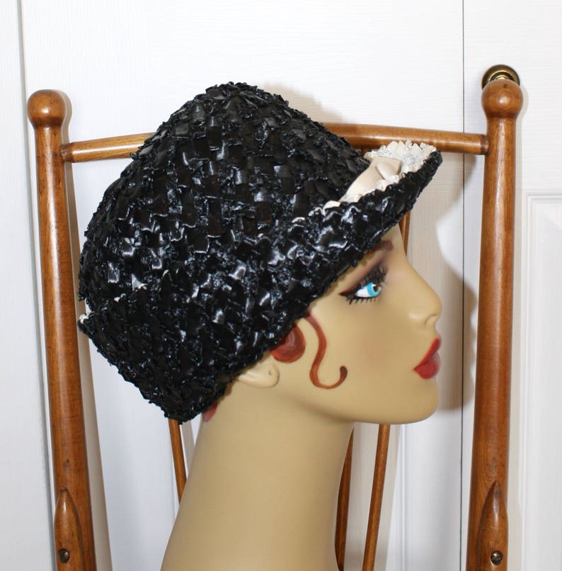 1950s Black Pillbox Hat . Vintage 50s 60s Black Woven Raffia Straw Bucket Hat by Betmar . Ivory Bow & Trim . Derby Pillbox Hat image 8