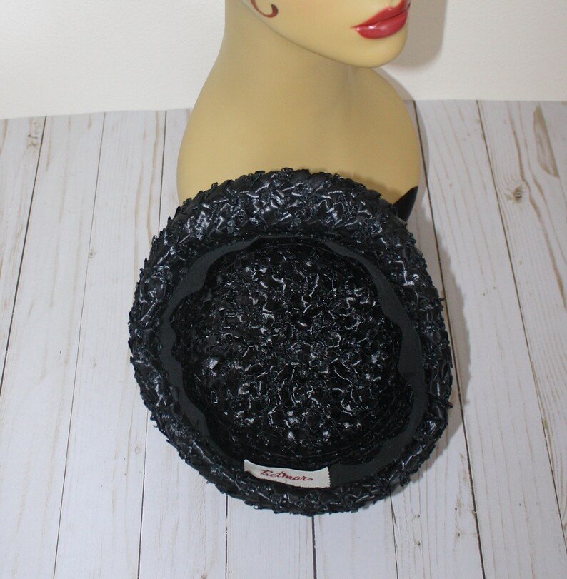 1950s Black Pillbox Hat . Vintage 50s 60s Black Woven Raffia Straw Bucket Hat by Betmar . Ivory Bow & Trim . Derby Pillbox Hat image 6