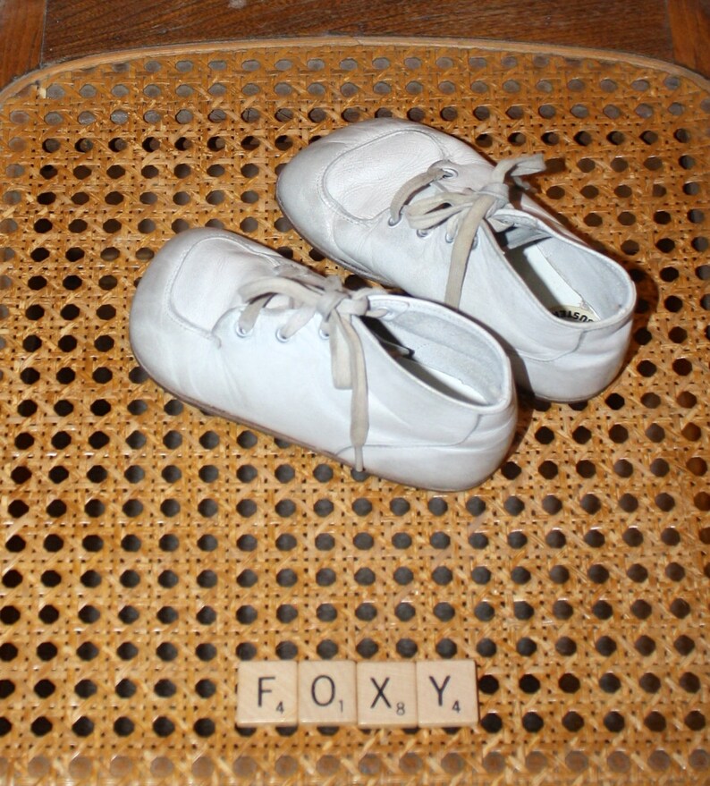 1950s BUSTER BROWN Baby Walking Shoes . Vintage 50s 60s 1950s BUSTER BROWN Baby Walking Shoes . Vintage 50s 60s
