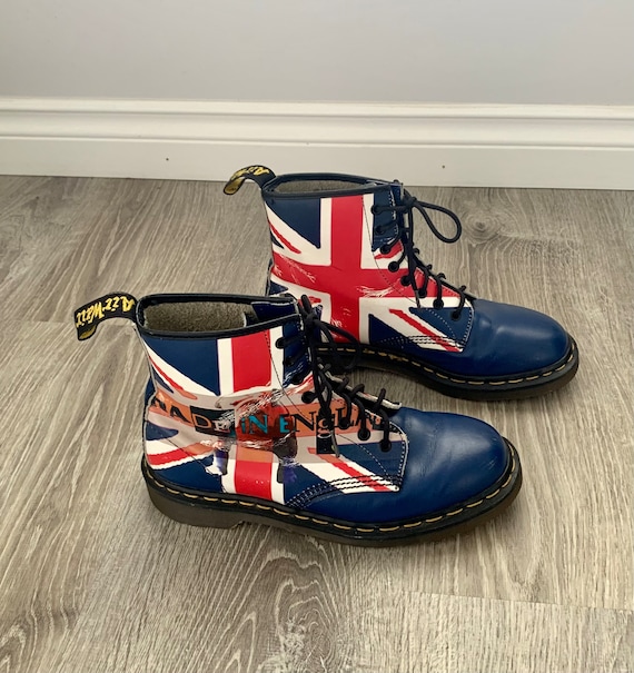 Bottes Dr. Martens Union Jack Noires Taille 40 - Occasion Usées, Style Mixte