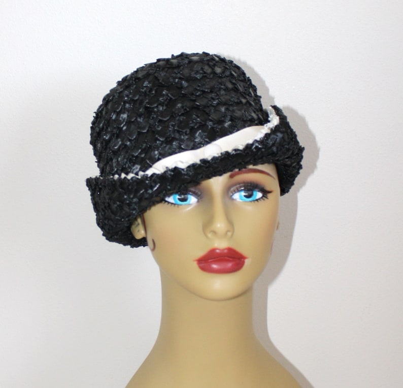 1950s Black Pillbox Hat . Vintage 50s 60s Black Woven Raffia Straw Bucket Hat by Betmar . Ivory Bow & Trim . Derby Pillbox Hat image 1