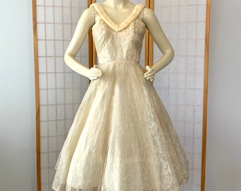 1950s BOMBSHELL Wedding Dress . Vintage 50s Stunning Ivory Nipped Waist Full Skirt Embroidered Sheer Blonde Mink Fur . Sz Extra Small