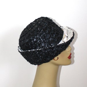 1950s Black Pillbox Hat . Vintage 50s 60s Black Woven Raffia Straw Bucket Hat by Betmar . Ivory Bow & Trim . Derby Pillbox Hat image 4