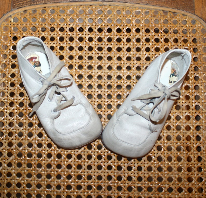 1950s BUSTER BROWN Baby Walking Shoes . Vintage 50s 60s