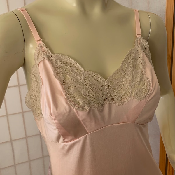 1960s WONDER MAID Peach Pink Satin Full Slip with Lovely Champagne Lace . Vintage 60s Lingerie Slip . Size Bust 34 Size Small