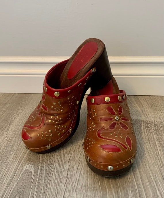 Isabella Fiore Clogs Made in Italy . Vintage Brown