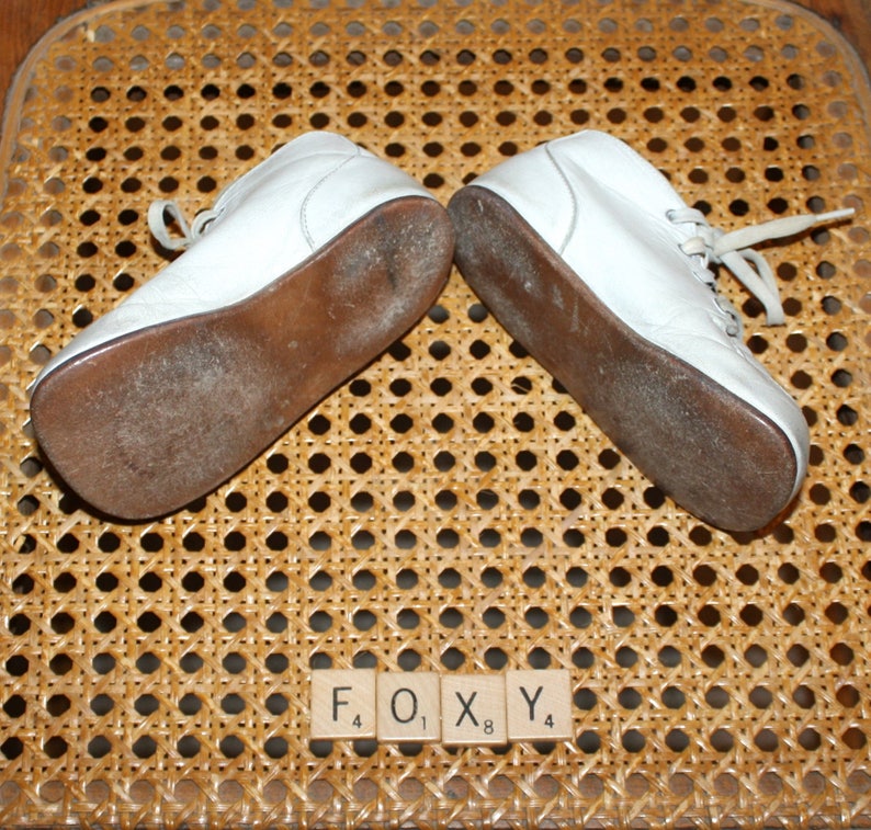 1950s BUSTER BROWN Baby Walking Shoes . Vintage 50s 60s 1950s BUSTER BROWN Baby Walking Shoes . Vintage 50s 60s